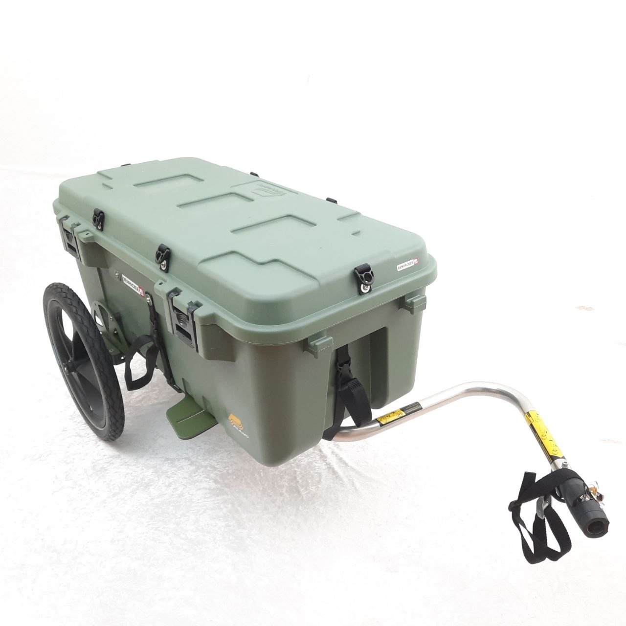 Ein Bikepacker sBase-Box